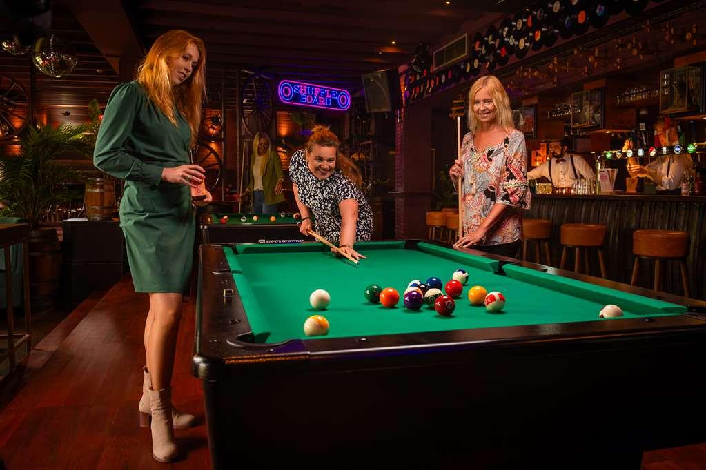 Carlton Oasis Hotel 4*