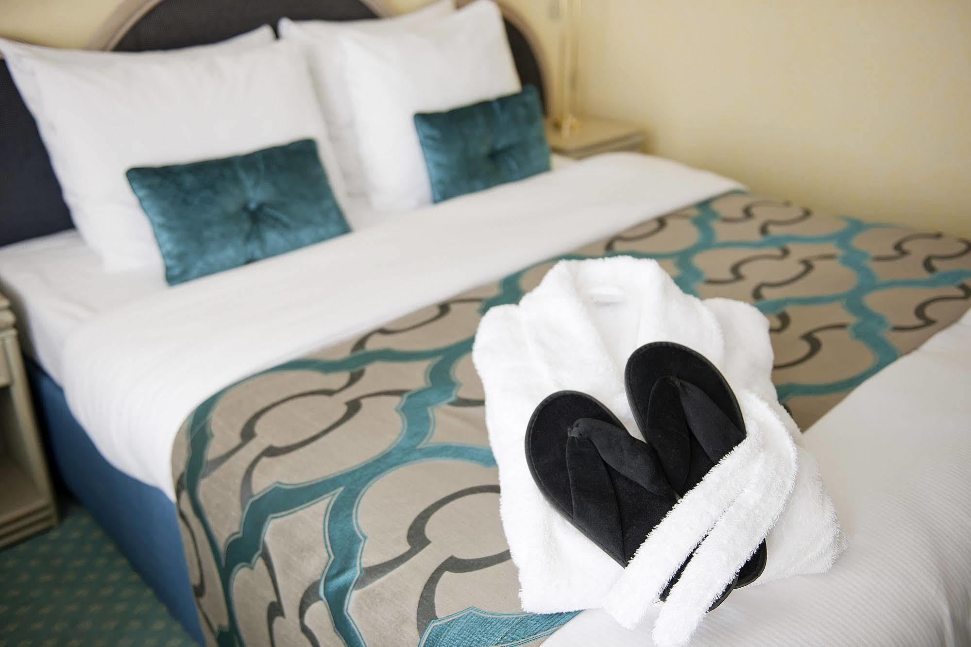 Carlton Oasis Hotel 4*