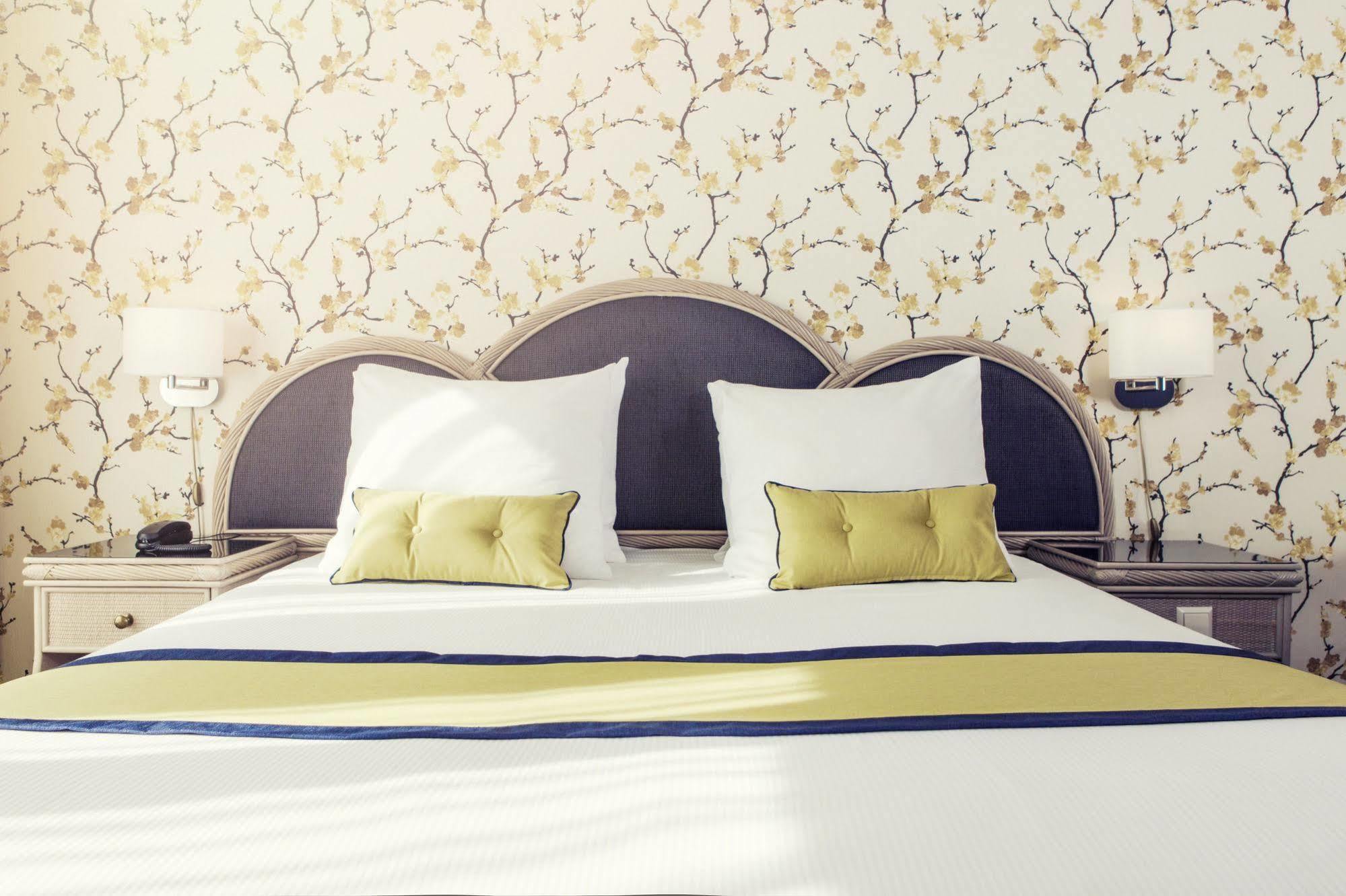 Hotel Carlton Oasis 4*